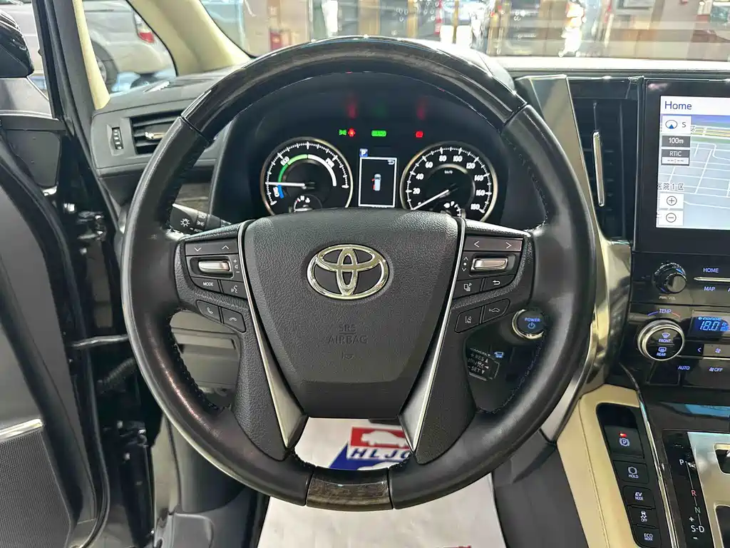 Toyota Vellfire — фото 11