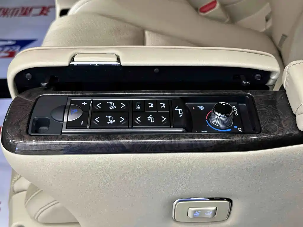 Toyota Vellfire — фото 14