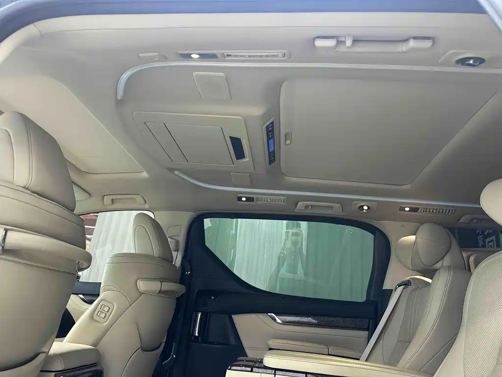 Toyota Vellfire — фото 15