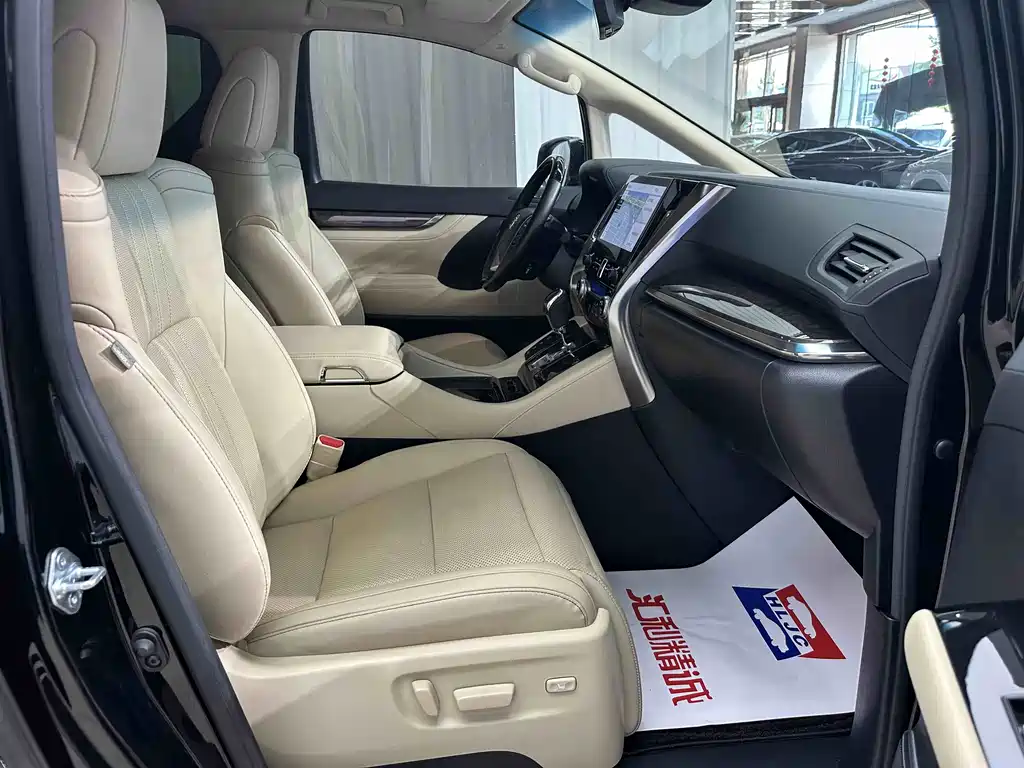 Toyota Vellfire — фото 20