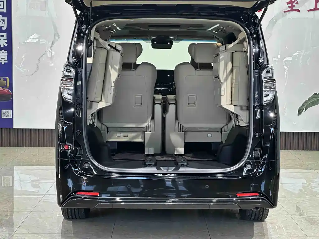 Toyota Vellfire — фото 7