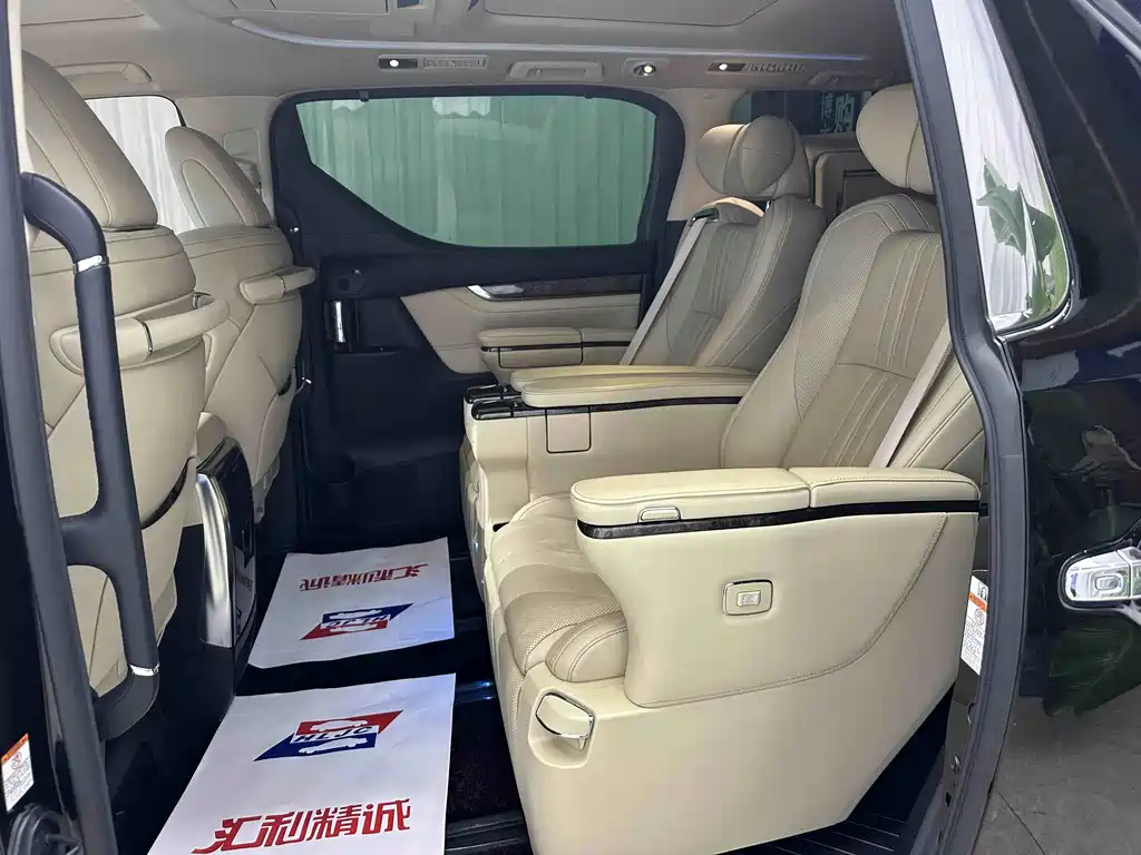 Toyota Vellfire — фото 9