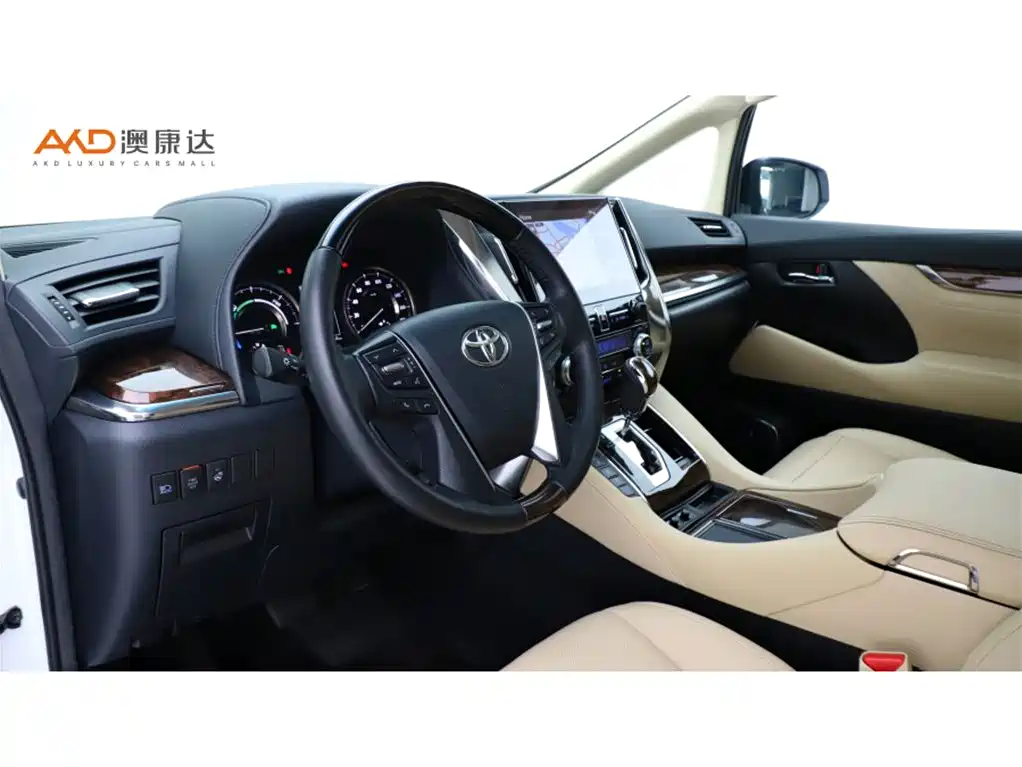 Toyota Alphard — фото 6