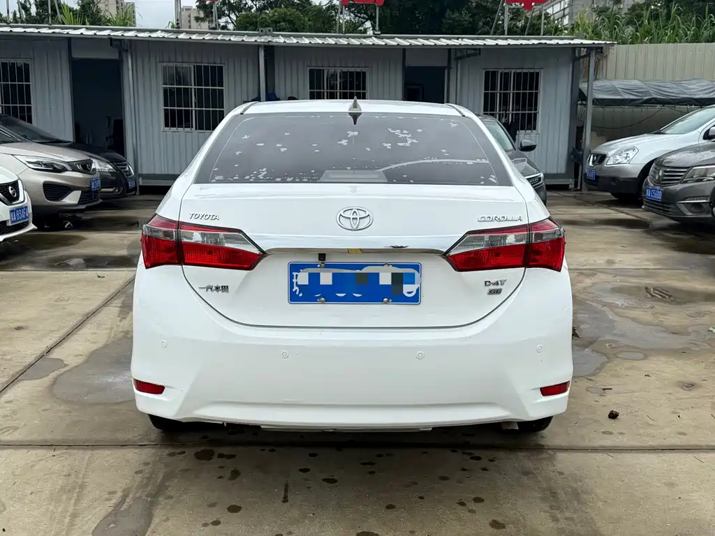 Toyota Corolla — фото 8