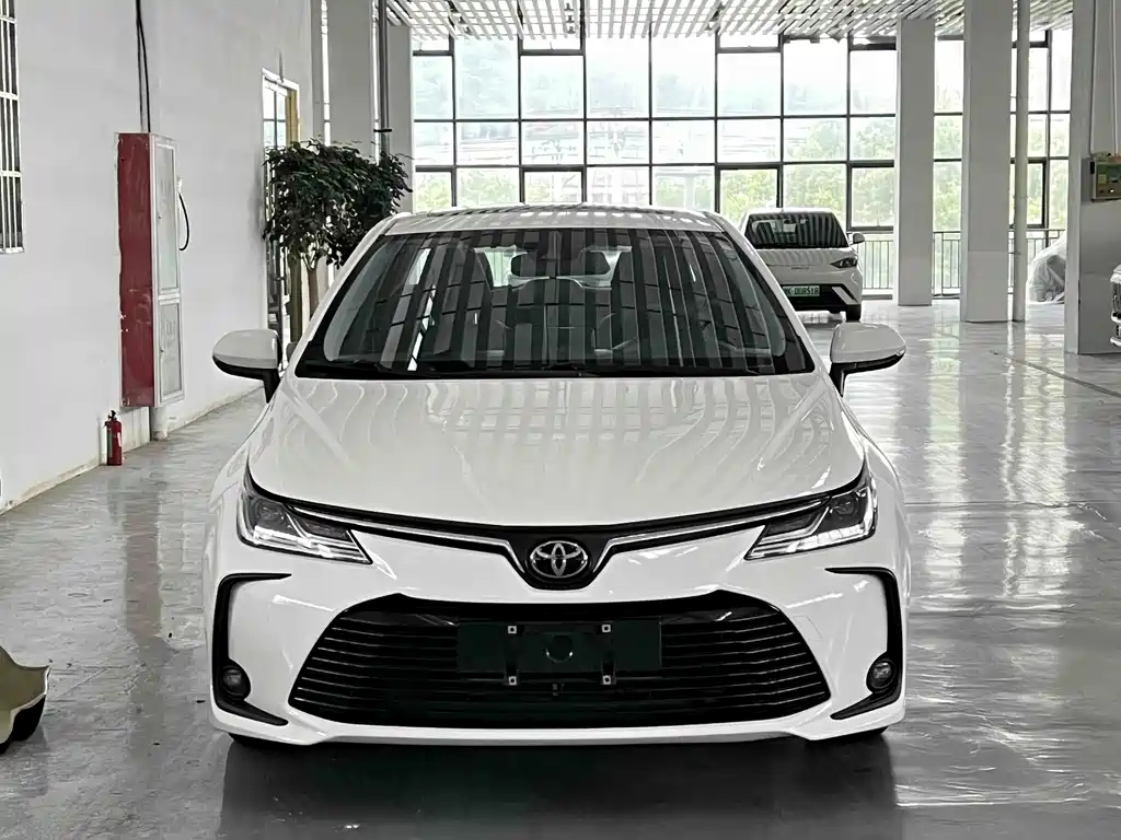 Toyota Corolla — фото 4