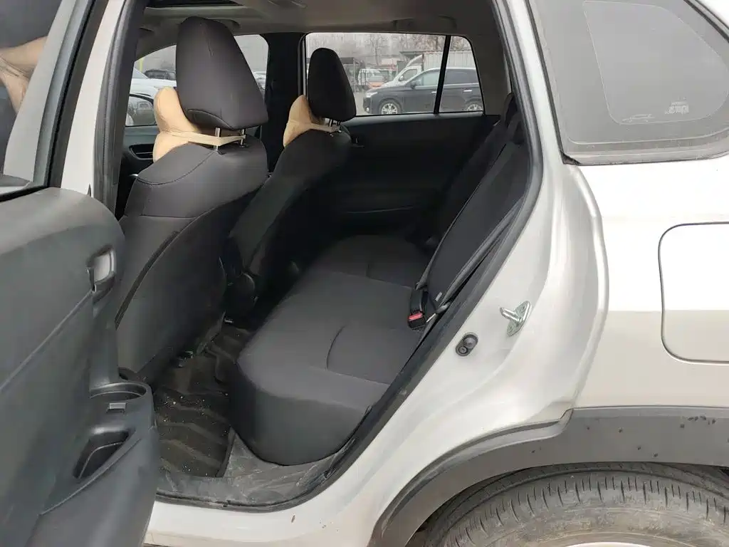 Toyota Corolla Cross — фото 13