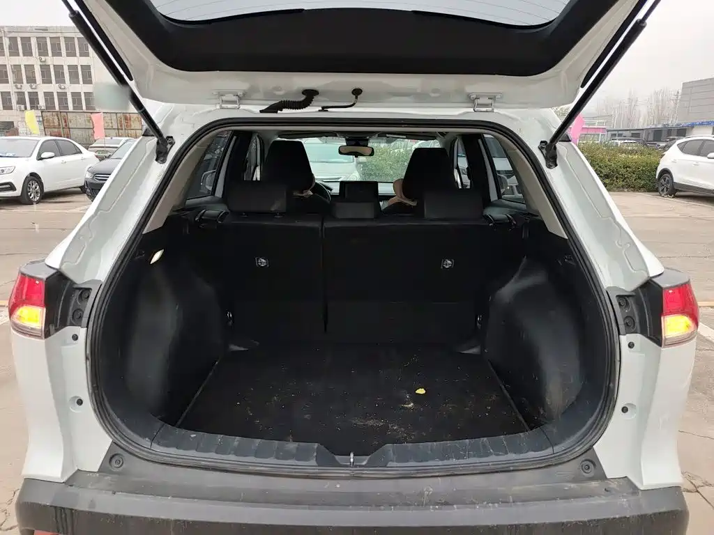 Toyota Corolla Cross — фото 15