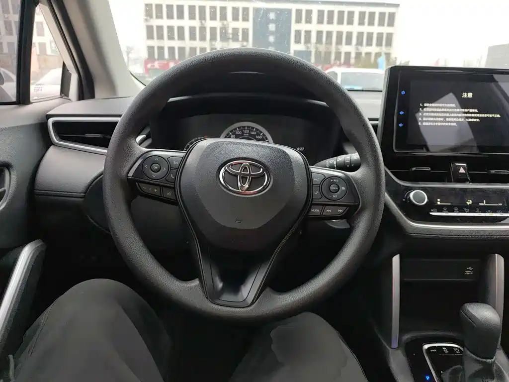 Toyota Corolla Cross — фото 7