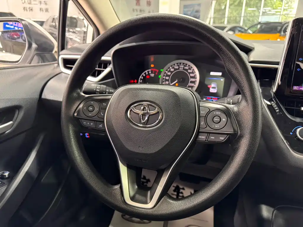 Toyota Corolla — фото 15