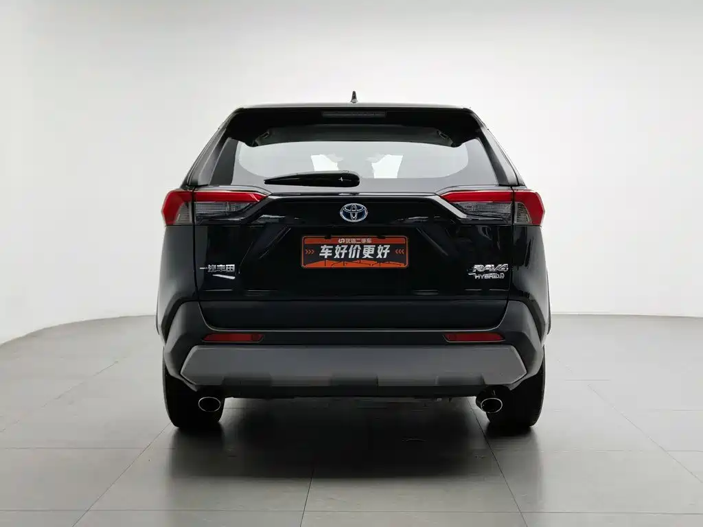 Toyota RAV4 — фото 4