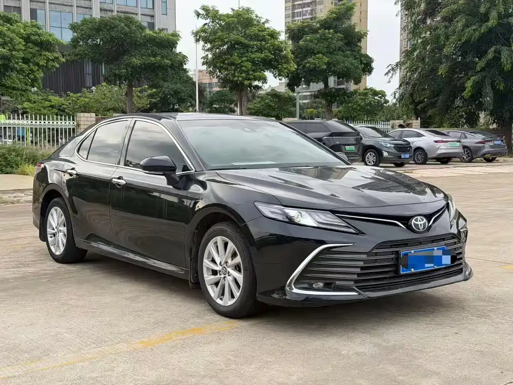 Toyota Camry — фото 3