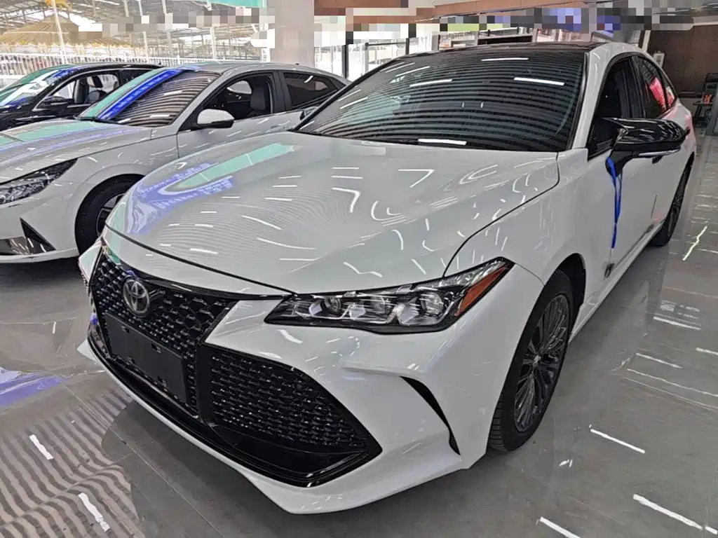 Toyota Avalon — фото 2