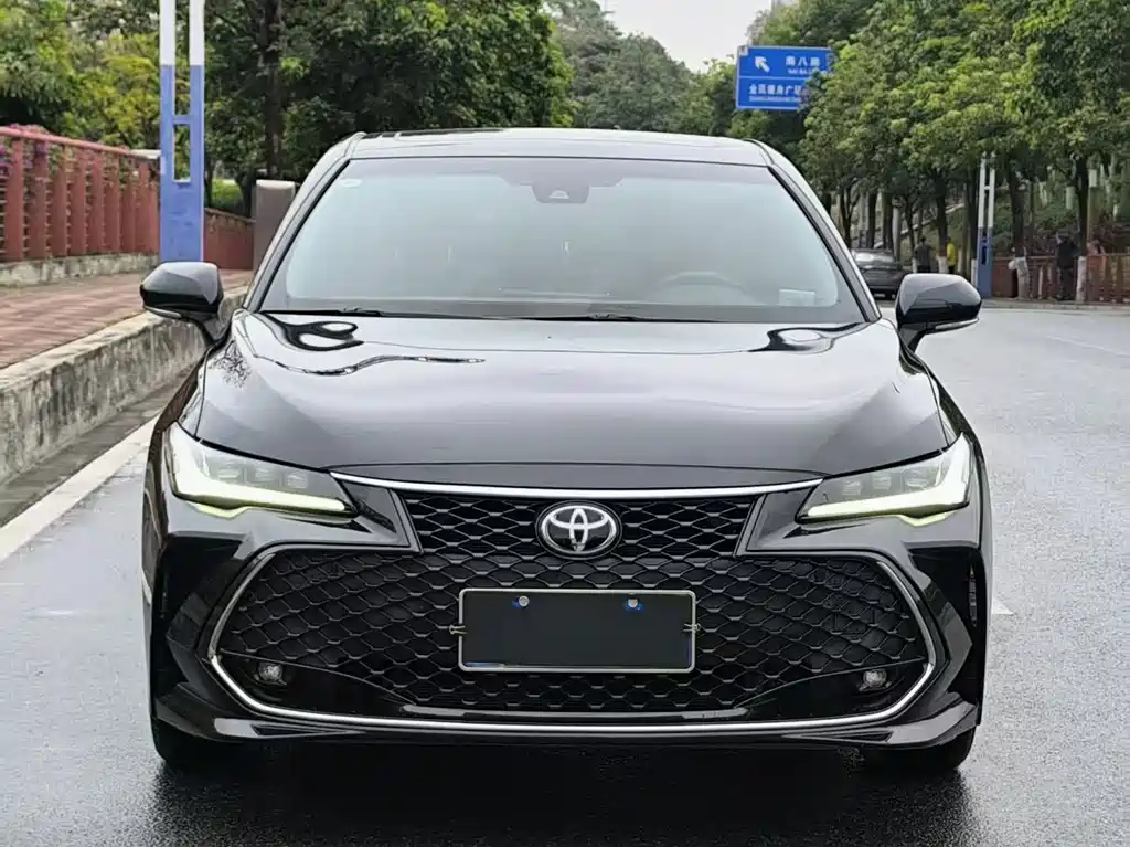 Toyota Avalon — фото 2