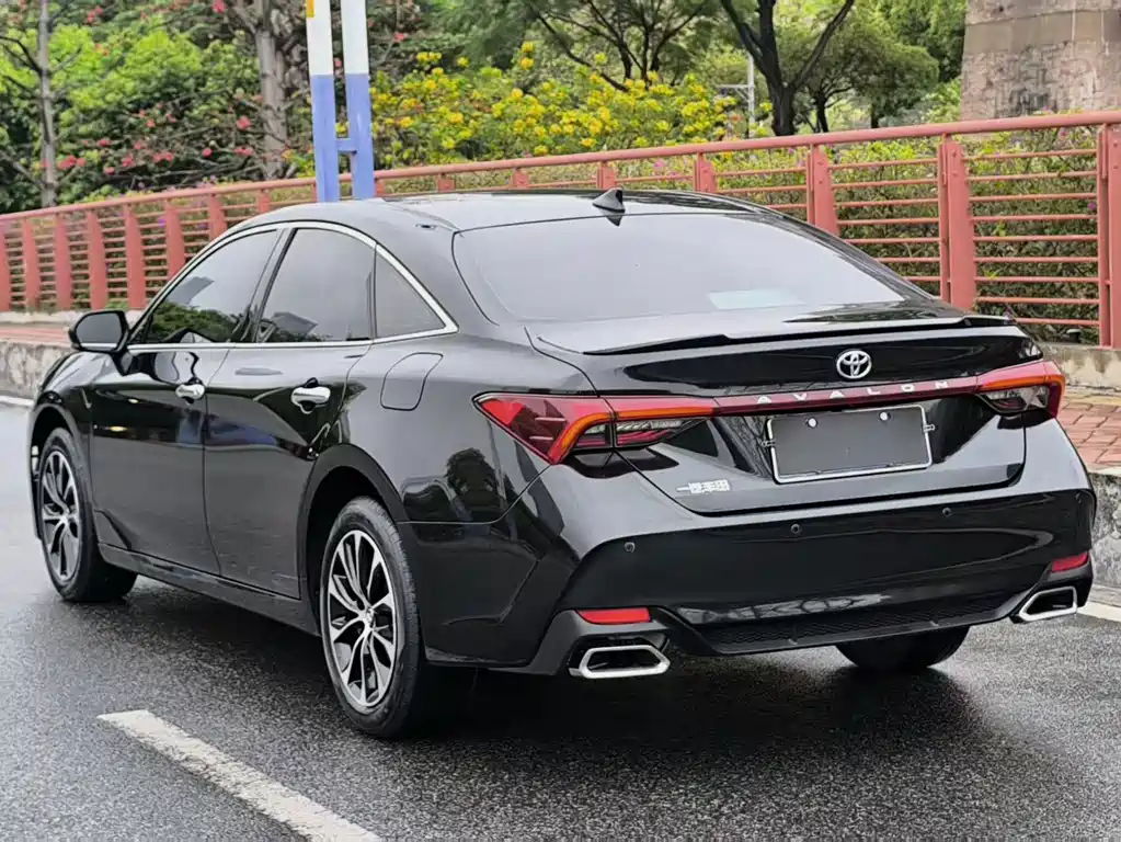 Toyota Avalon — фото 4