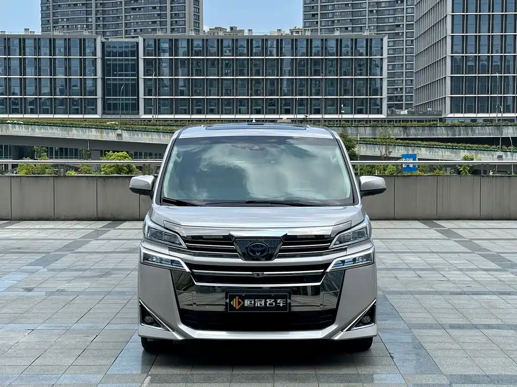 Toyota Vellfire — фото 2