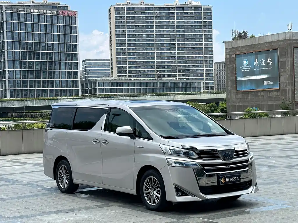 Toyota Vellfire — фото 3