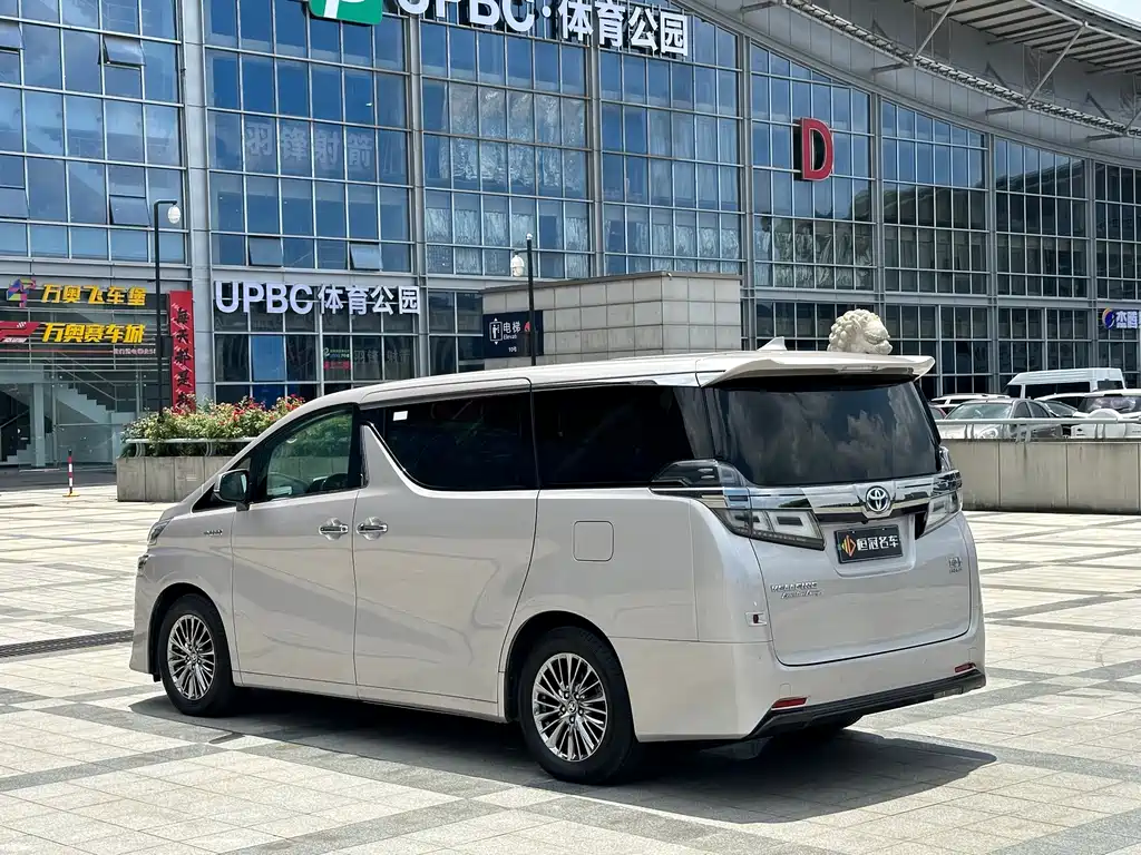Toyota Vellfire — фото 4