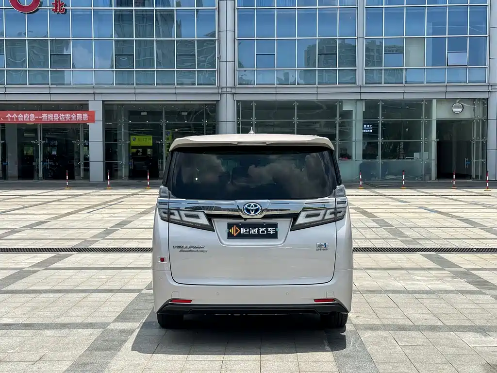 Toyota Vellfire — фото 7