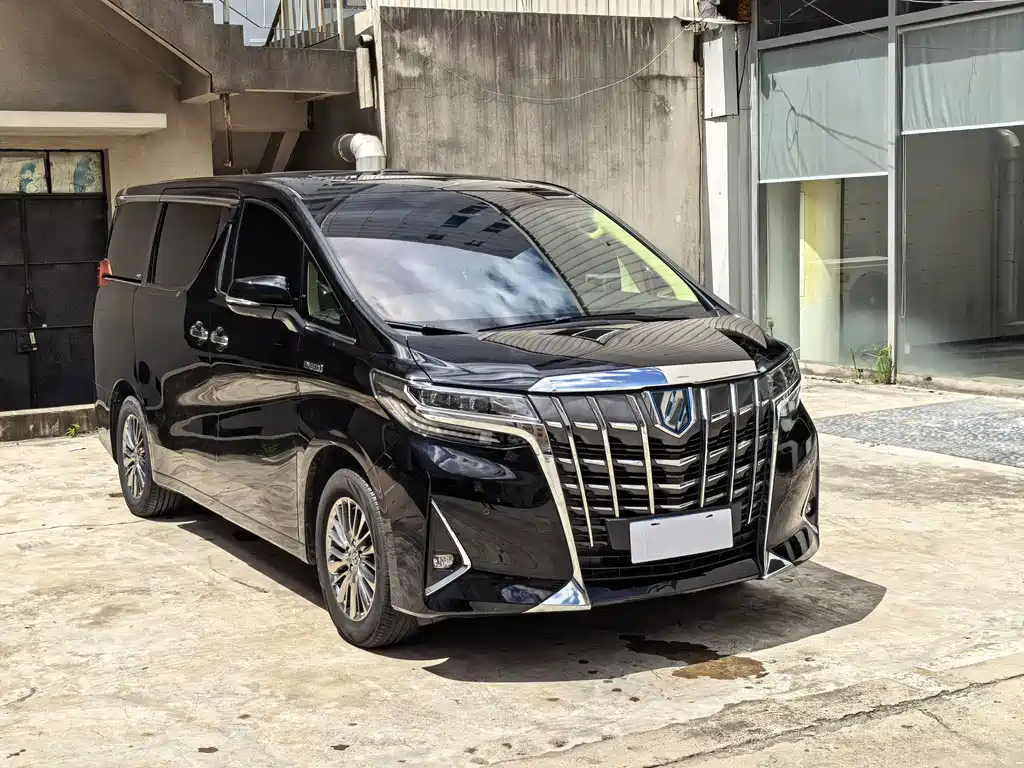 Toyota Alphard — фото 3