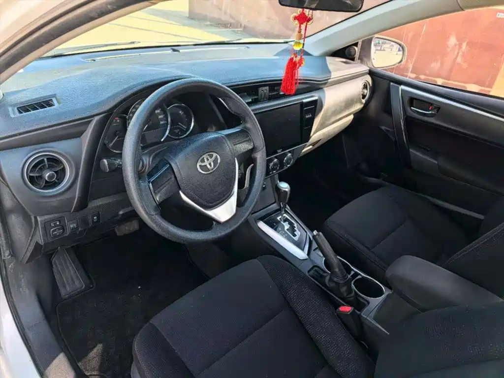 Toyota Corolla — фото 13