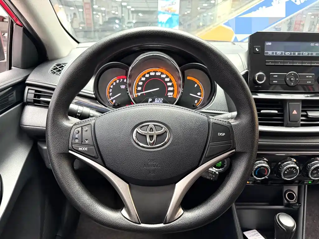 Toyota Yaris L — фото 8