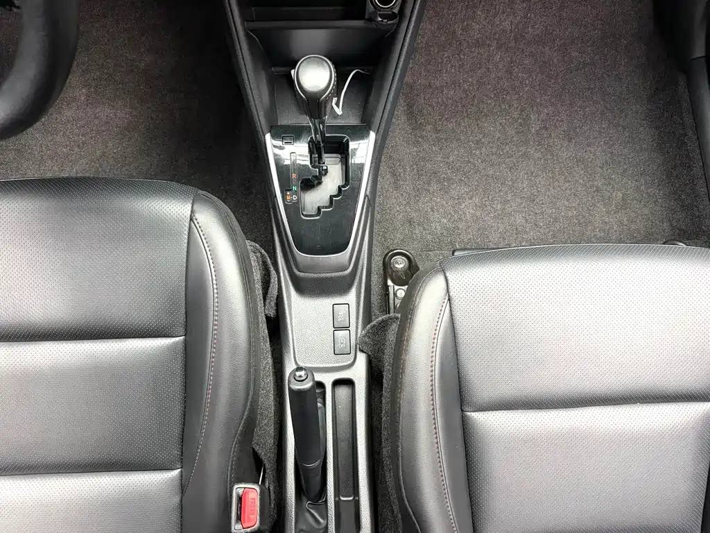 Toyota Yaris L — фото 9