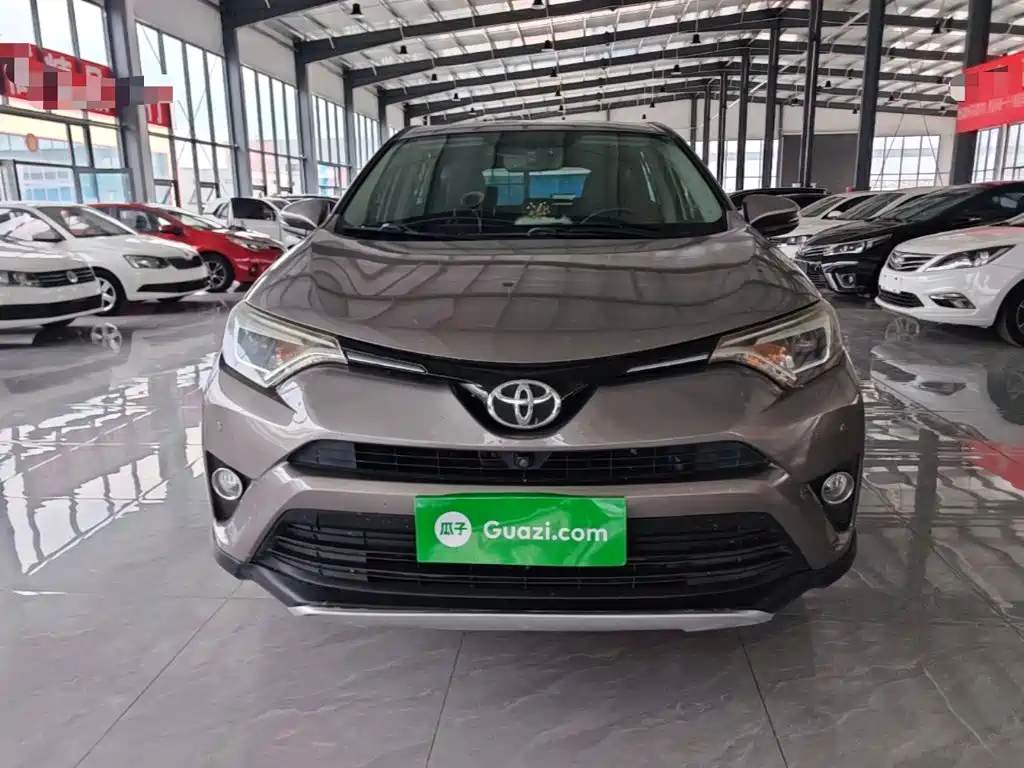 Toyota RAV4 — фото 3