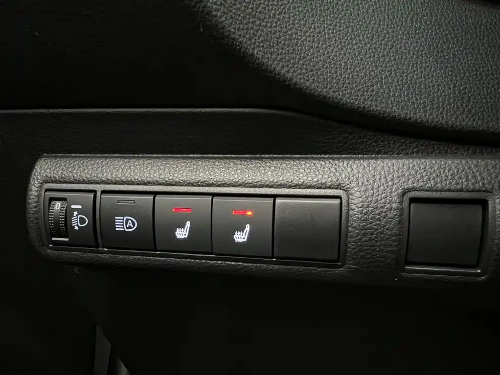 Toyota Corolla — фото 11