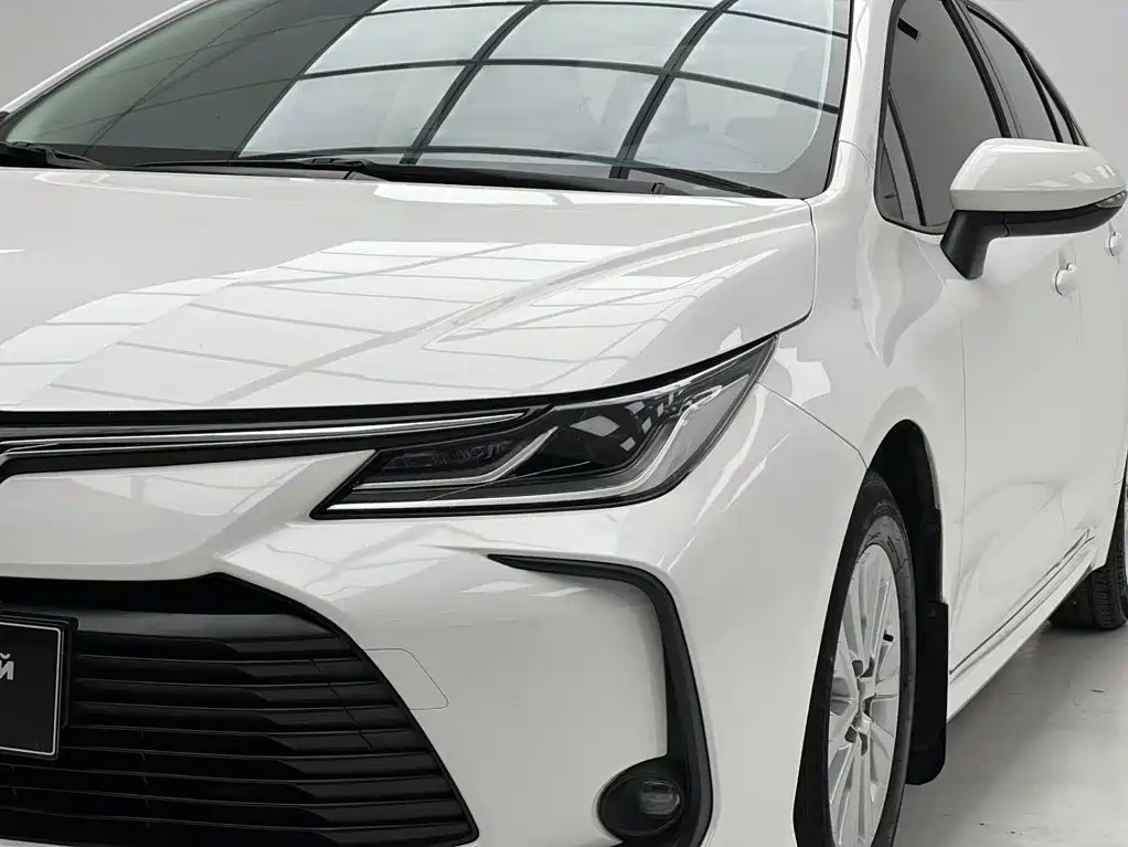 Toyota Corolla — фото 4