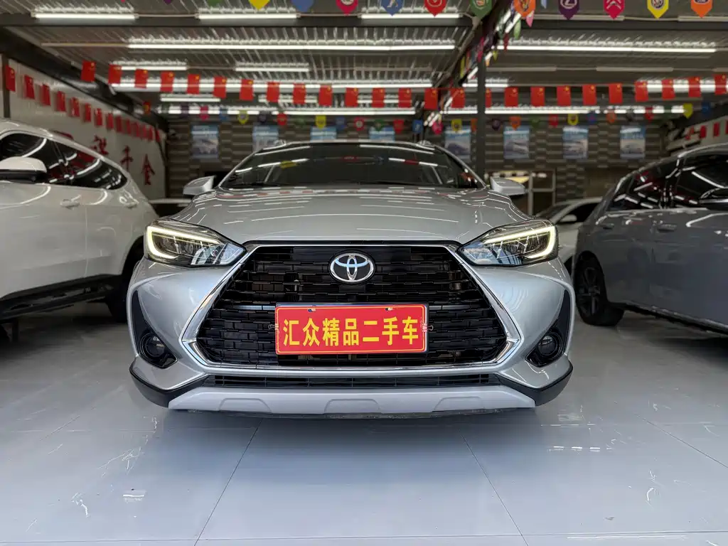 Toyota Yaris L — фото 3
