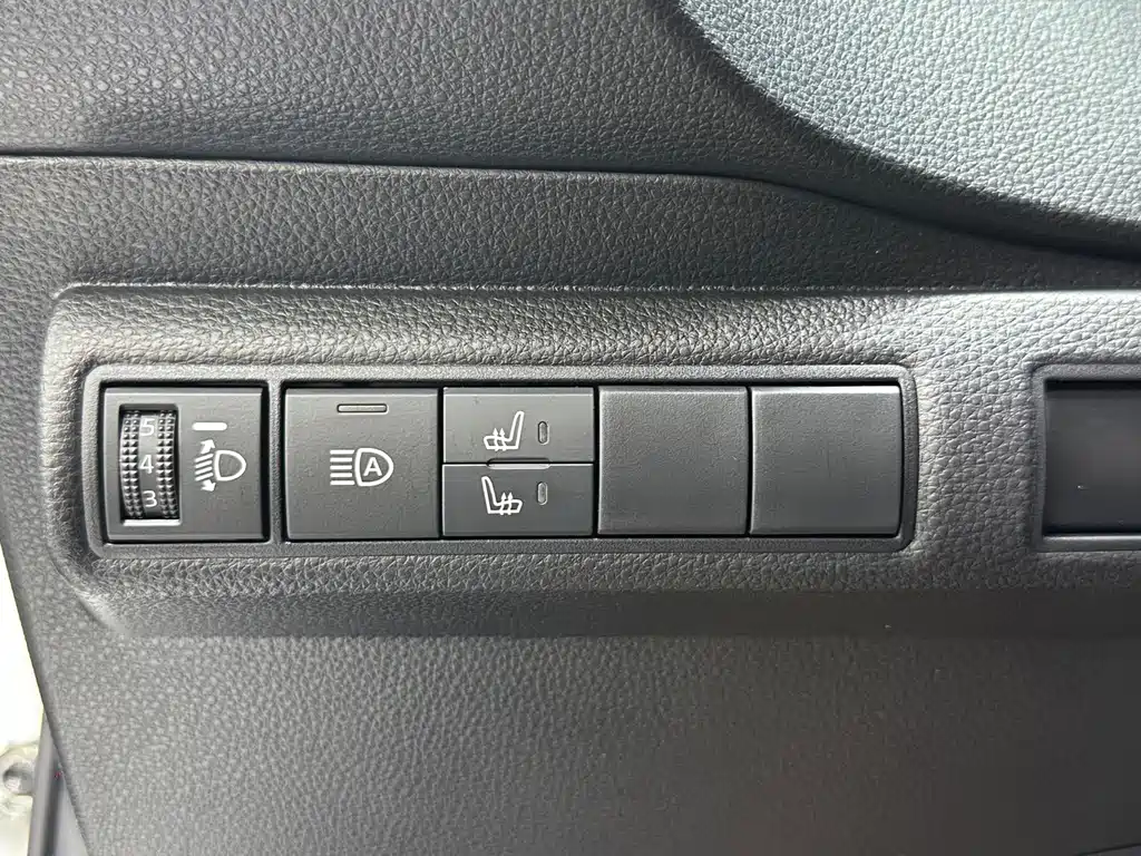 Toyota Corolla — фото 9