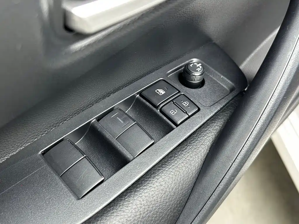 Toyota Corolla — фото 10