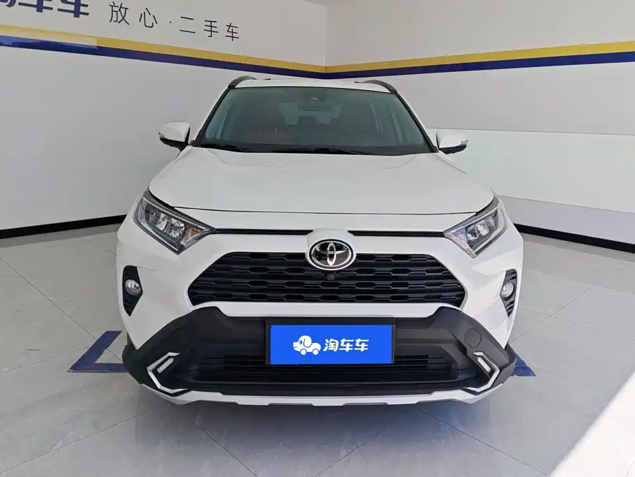 Toyota RAV4 — фото 2
