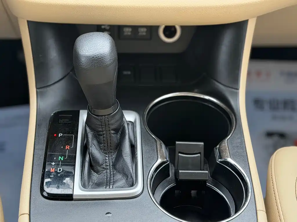 Toyota Highlander — фото 14