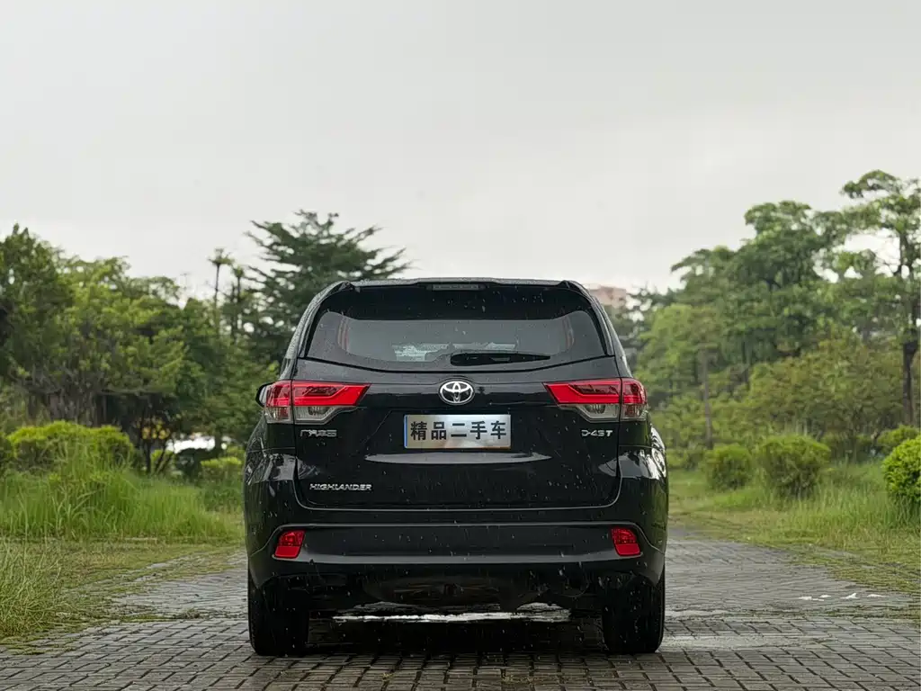 Toyota Highlander — фото 17