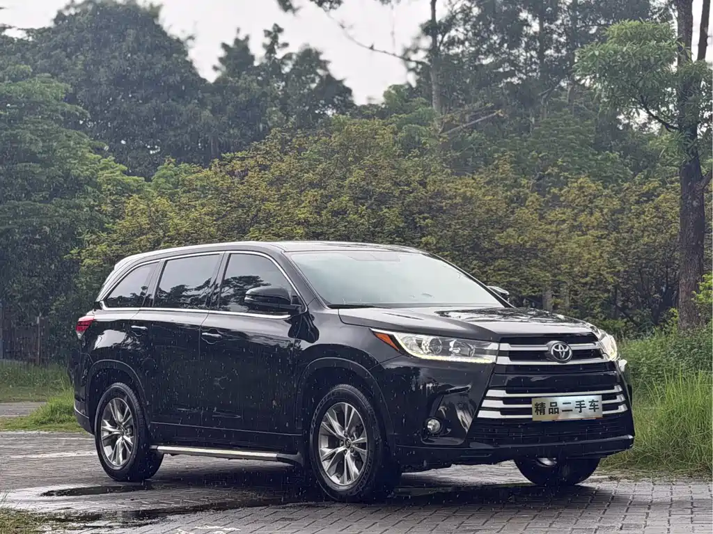 Toyota Highlander — фото 3