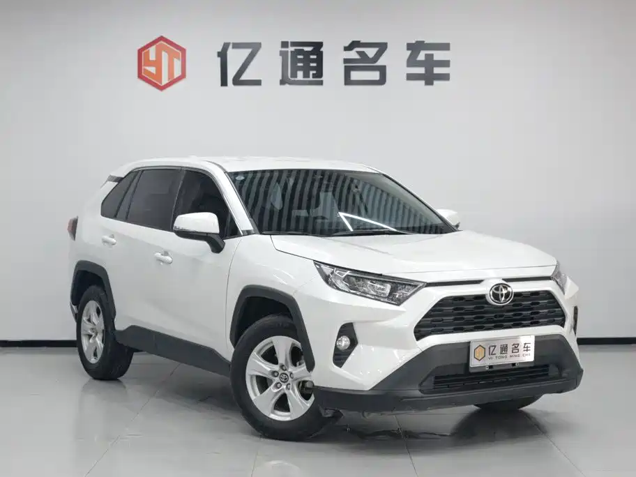 Toyota RAV4 — фото 3