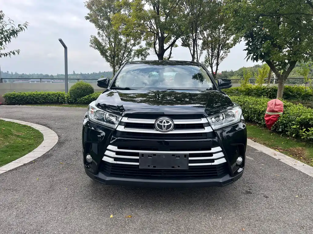 Toyota Highlander — фото 2