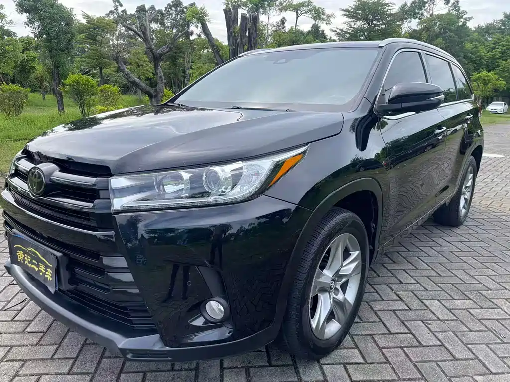 Toyota Highlander — фото 9