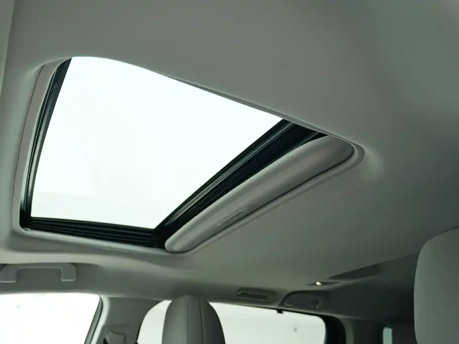 Toyota Sienna — фото 11