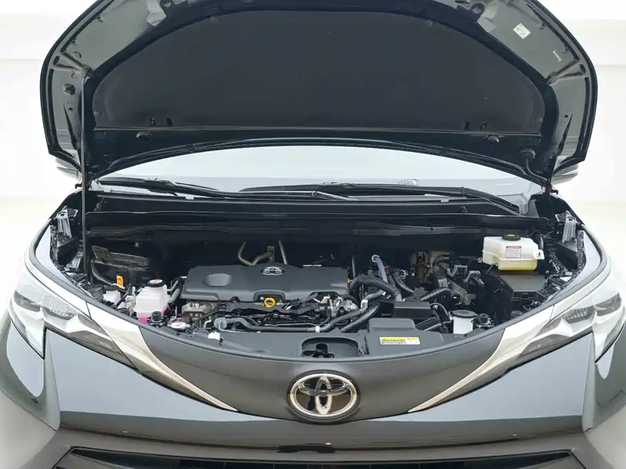 Toyota Sienna — фото 6