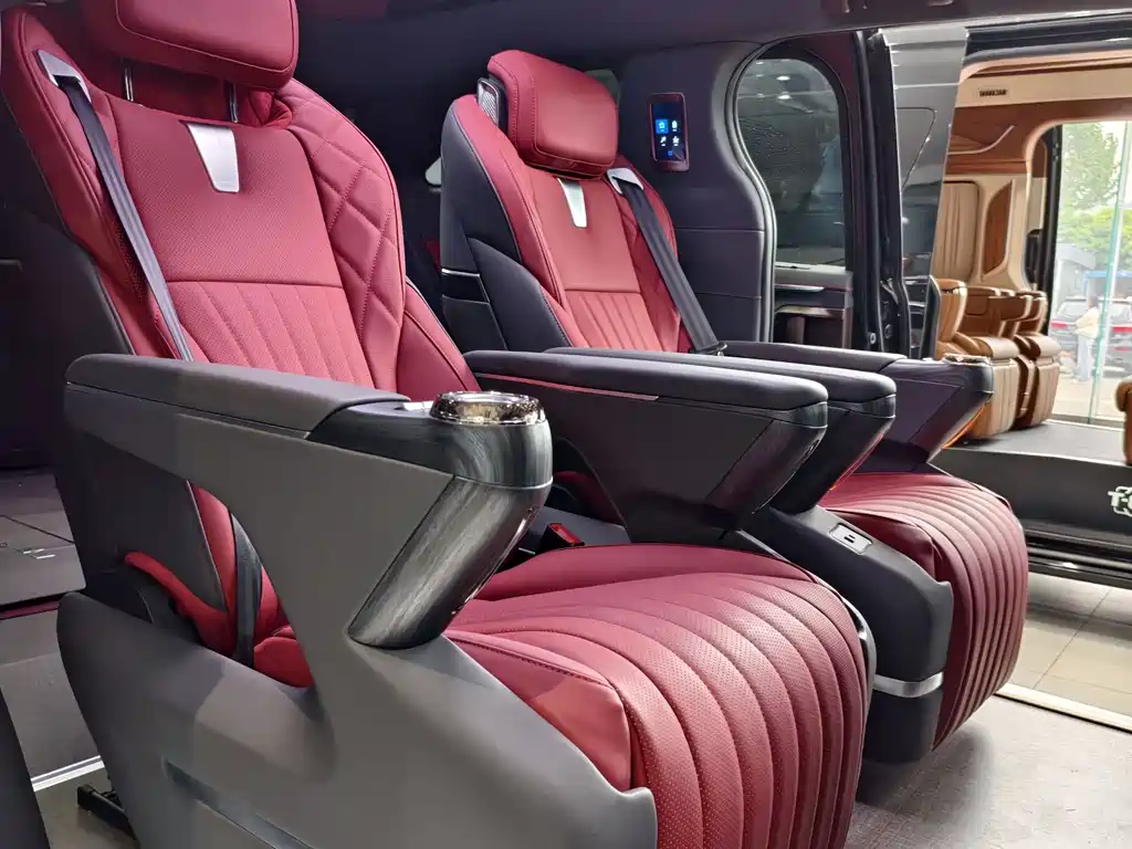 Toyota Granvia — фото 10