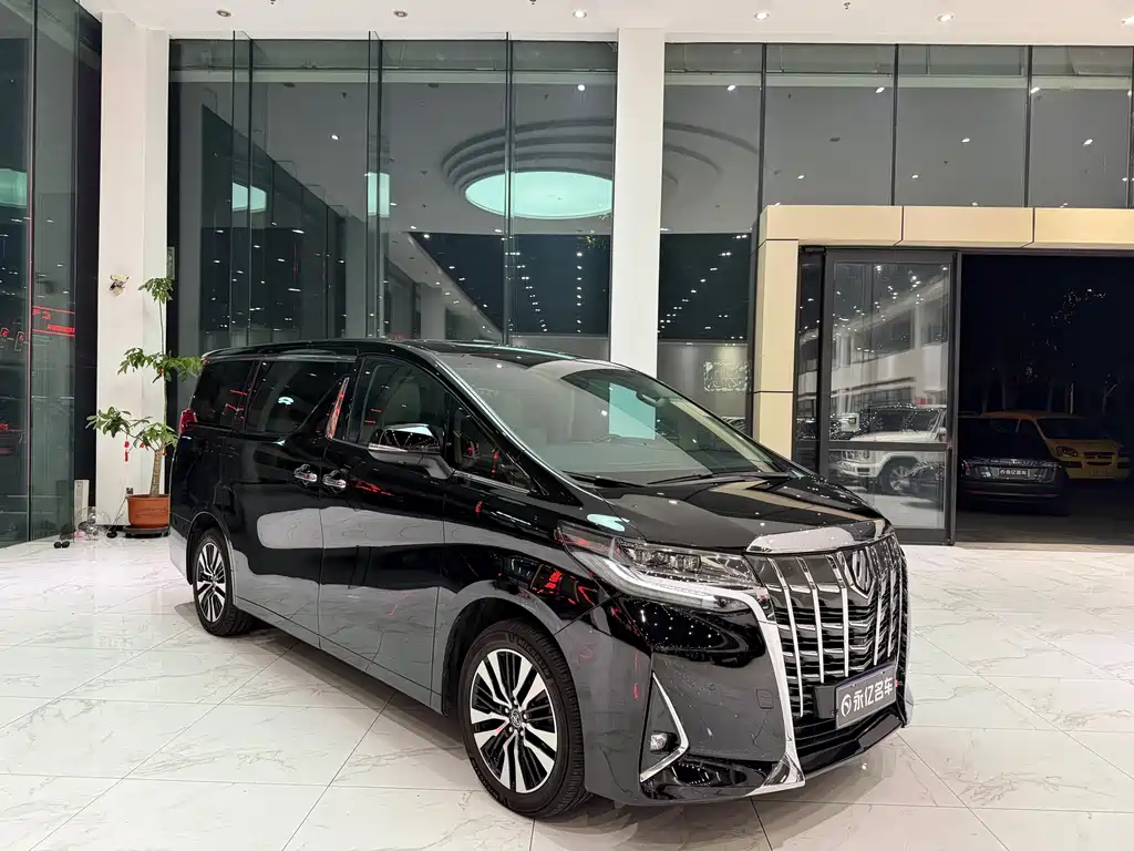 Toyota Alphard — фото 2