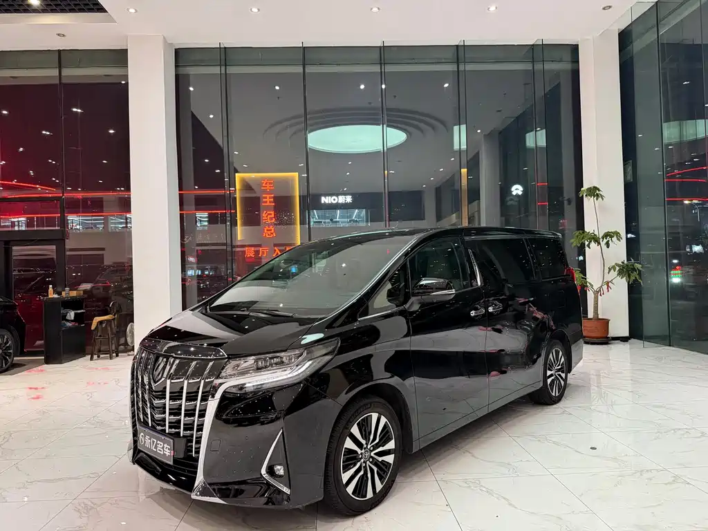 Toyota Alphard — фото 3