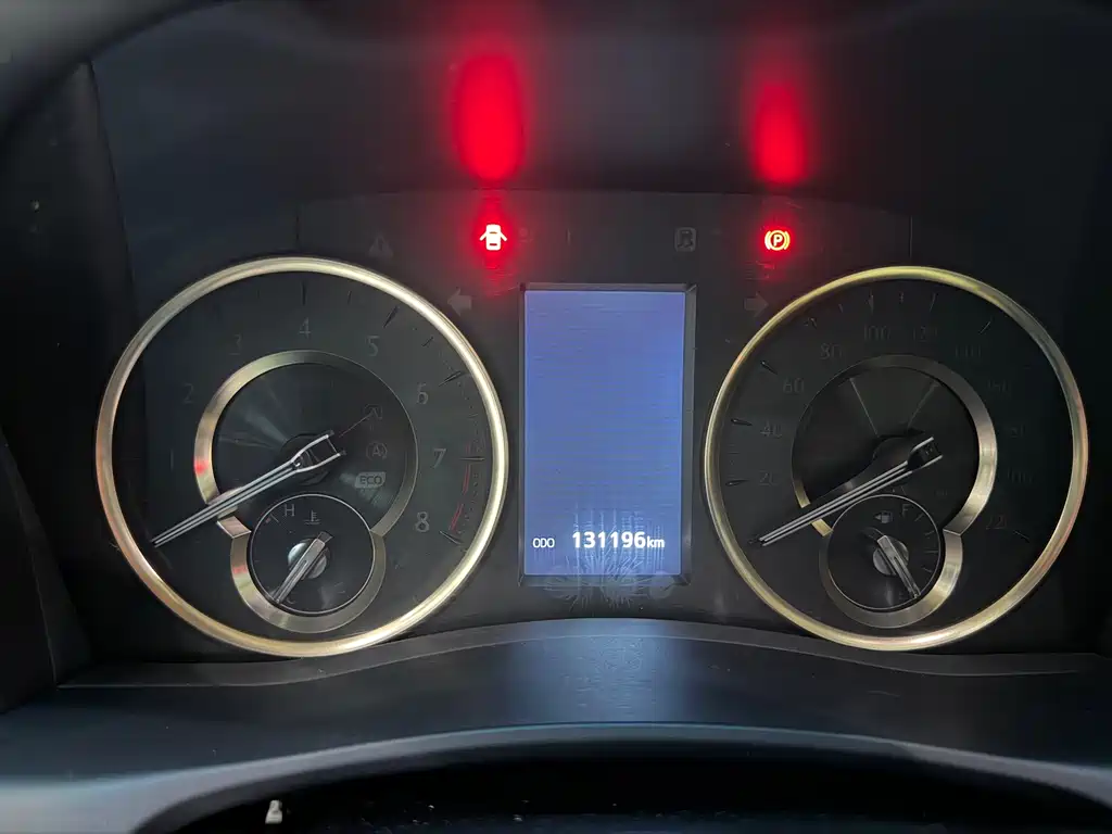 Toyota Alphard — фото 4