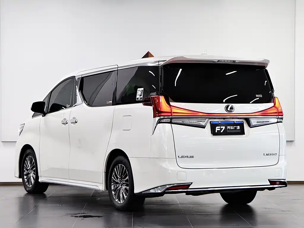 Toyota Vellfire — фото 4