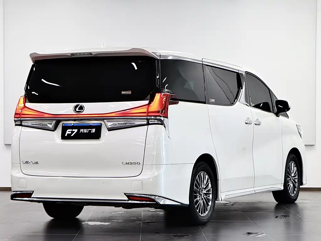 Toyota Vellfire — фото 6