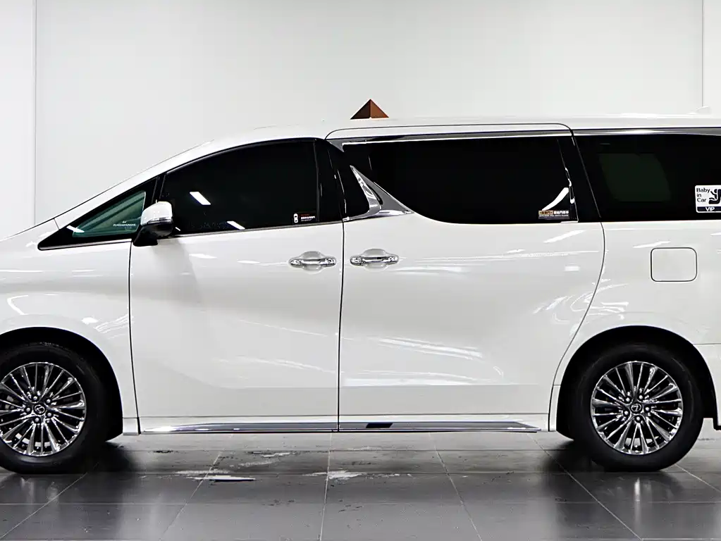 Toyota Vellfire — фото 7