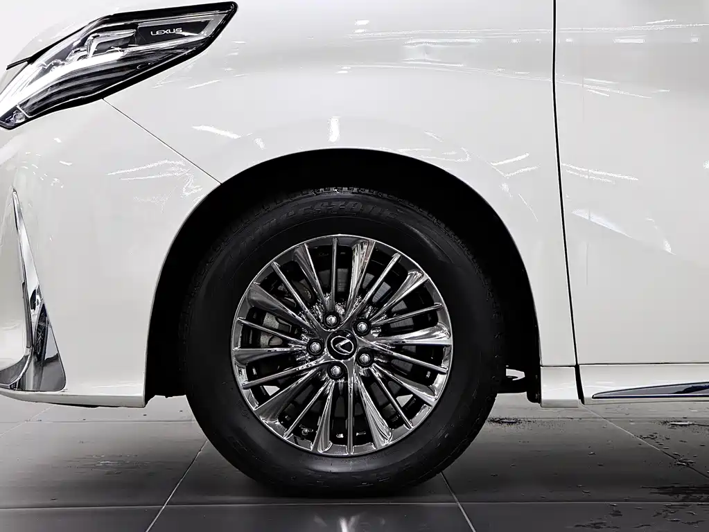 Toyota Vellfire — фото 8