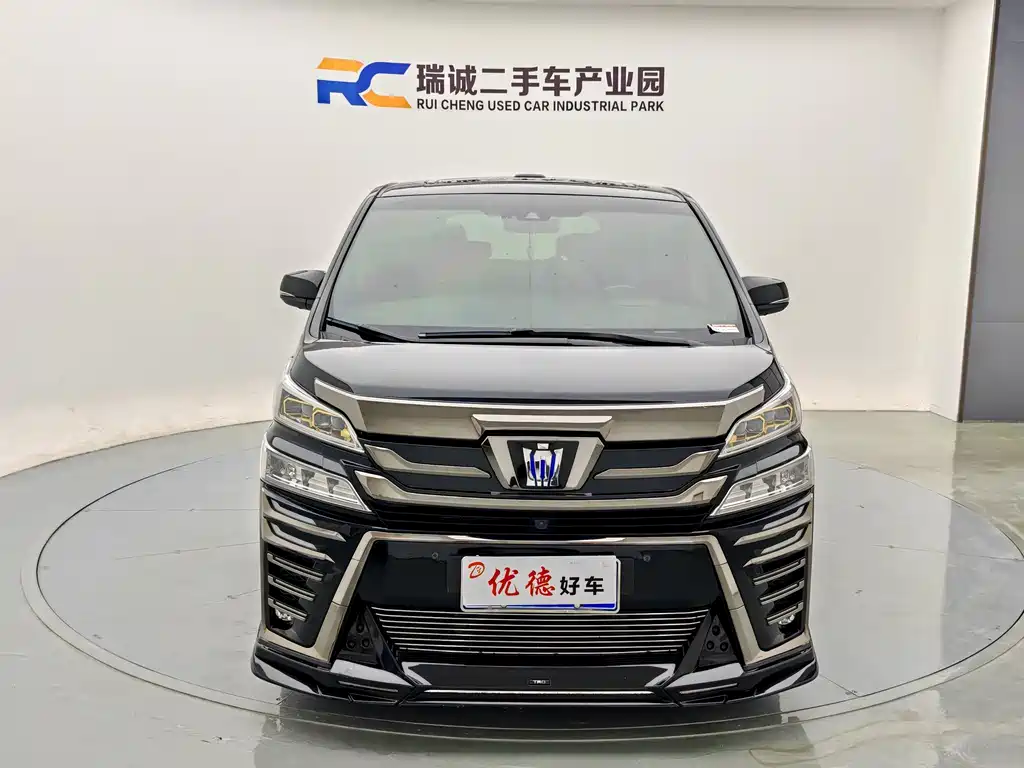 Toyota Vellfire — фото 2